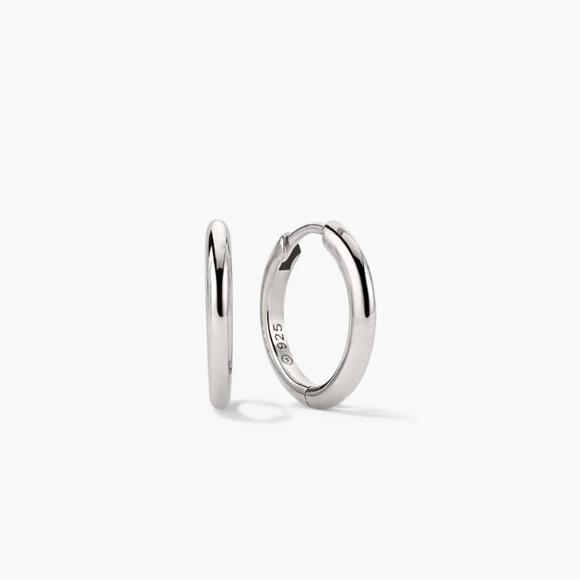 Mejuri Jewelry - TUBE MEDIUM HOOPS